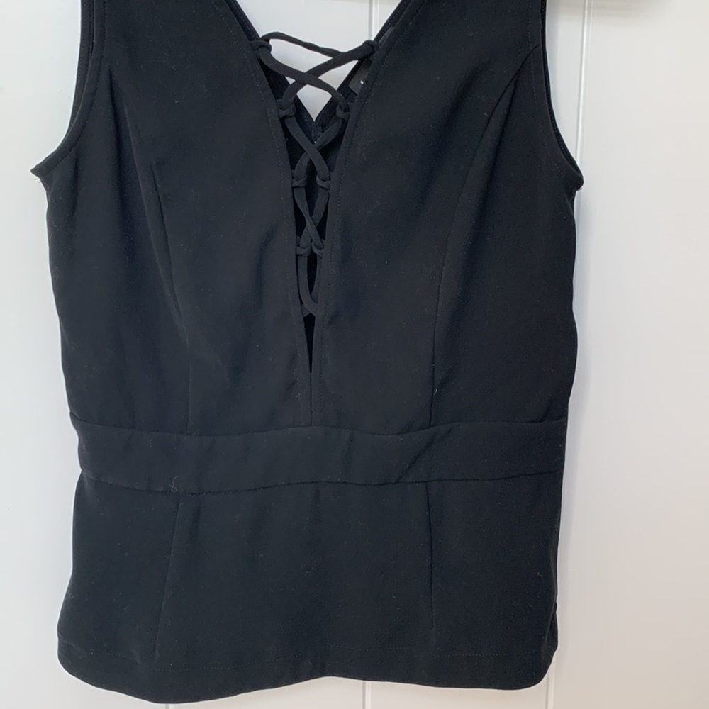 Side zippered tailored top